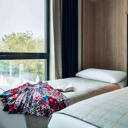 Greet La Rochelle Centre Hotel