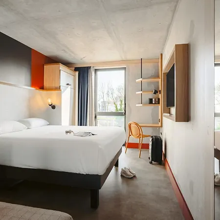Ibis Styles Centre Gare Hotel La Rochelle (Charente-Maritime)